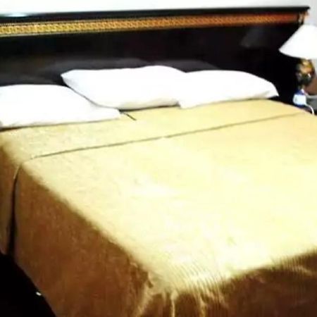Hotel Palm Beach Уагадугу Екстериор снимка