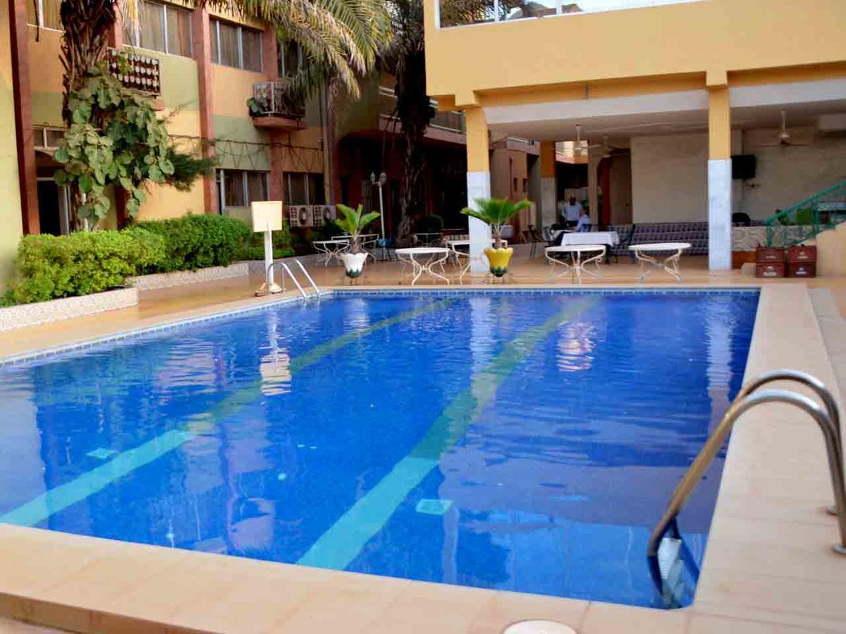 Hotel Palm Beach Уагадугу Екстериор снимка